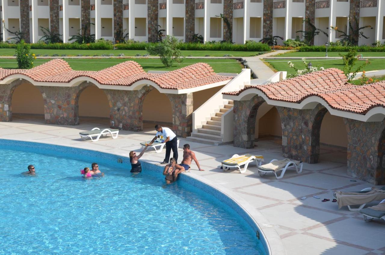 Royal Brayka Beach Resort Abu Dabab Exterior foto