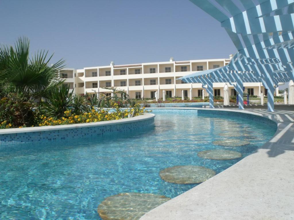 Royal Brayka Beach Resort Abu Dabab Exterior foto