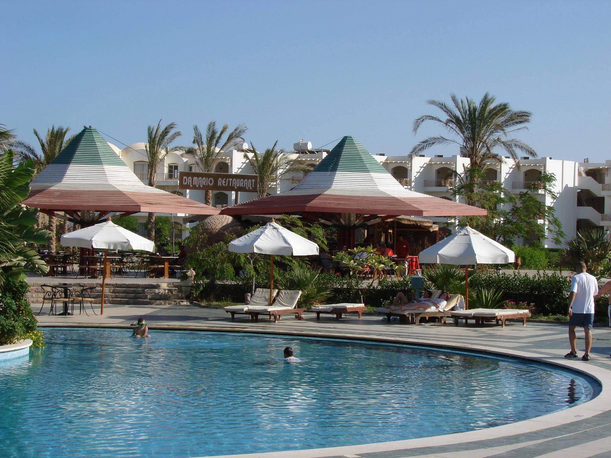 Royal Brayka Beach Resort Abu Dabab Exterior foto